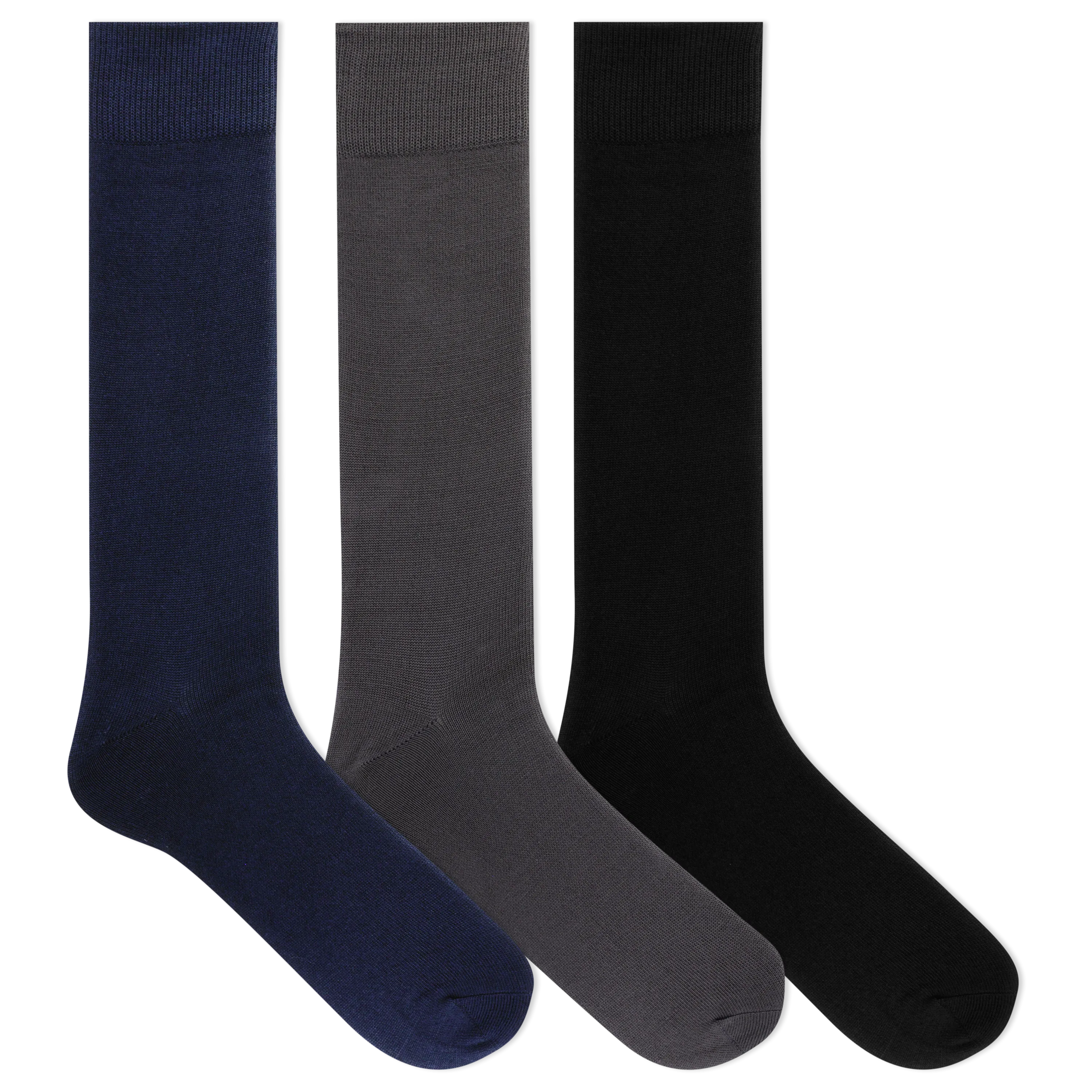 Chaps Men's Solid Supersoft Dress Crew Socks 3 Pair