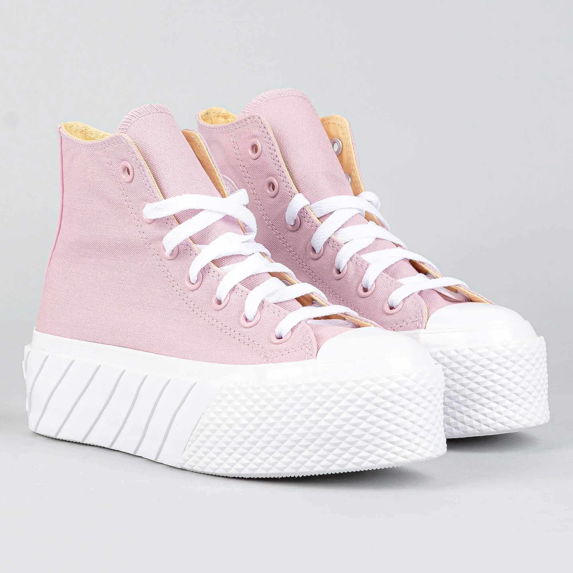 CONVERSE  CHUCK TAYLOR ALL STAR LIFT Pink
