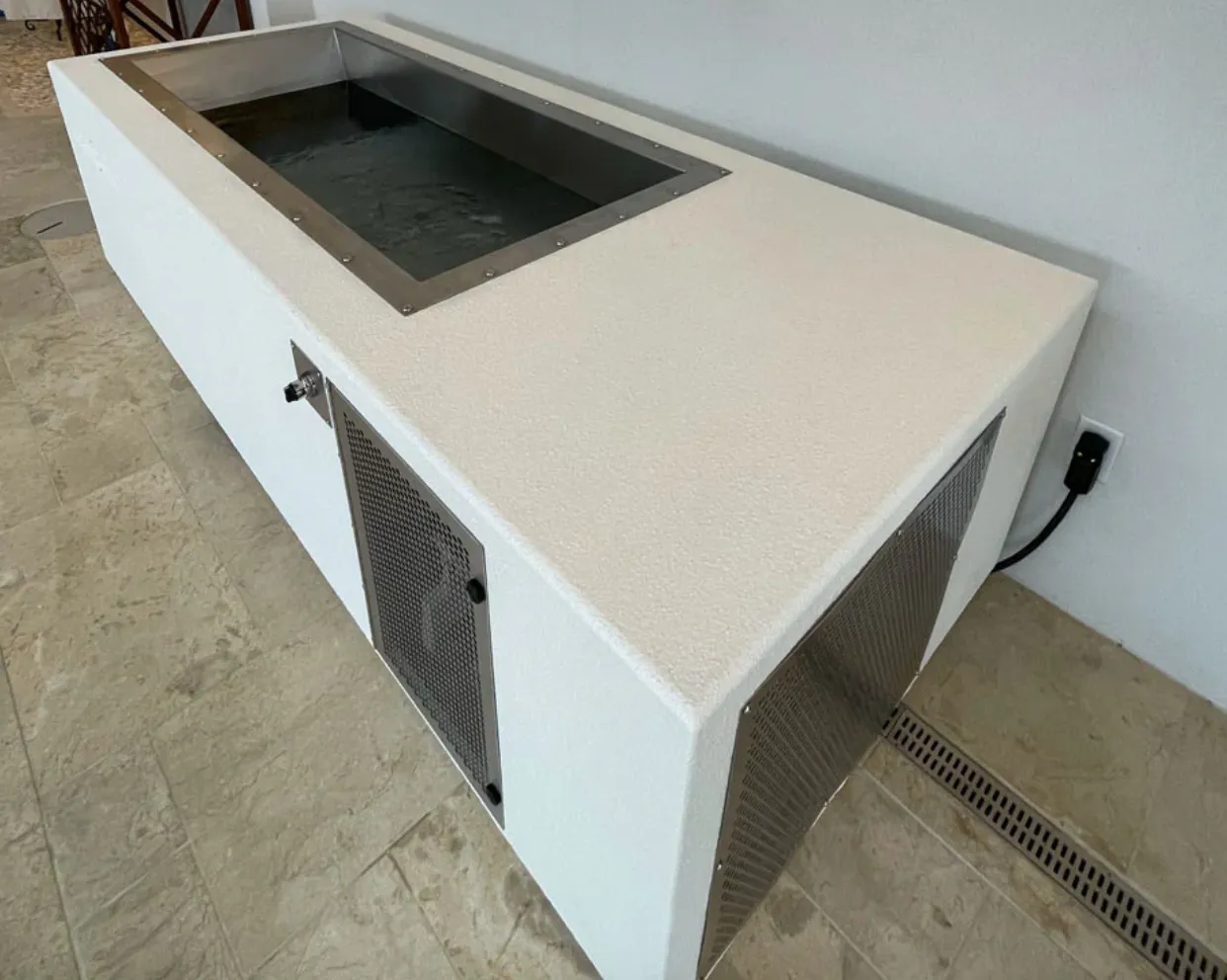 CoreChill³ Blue Cube Cold Plunge Tub