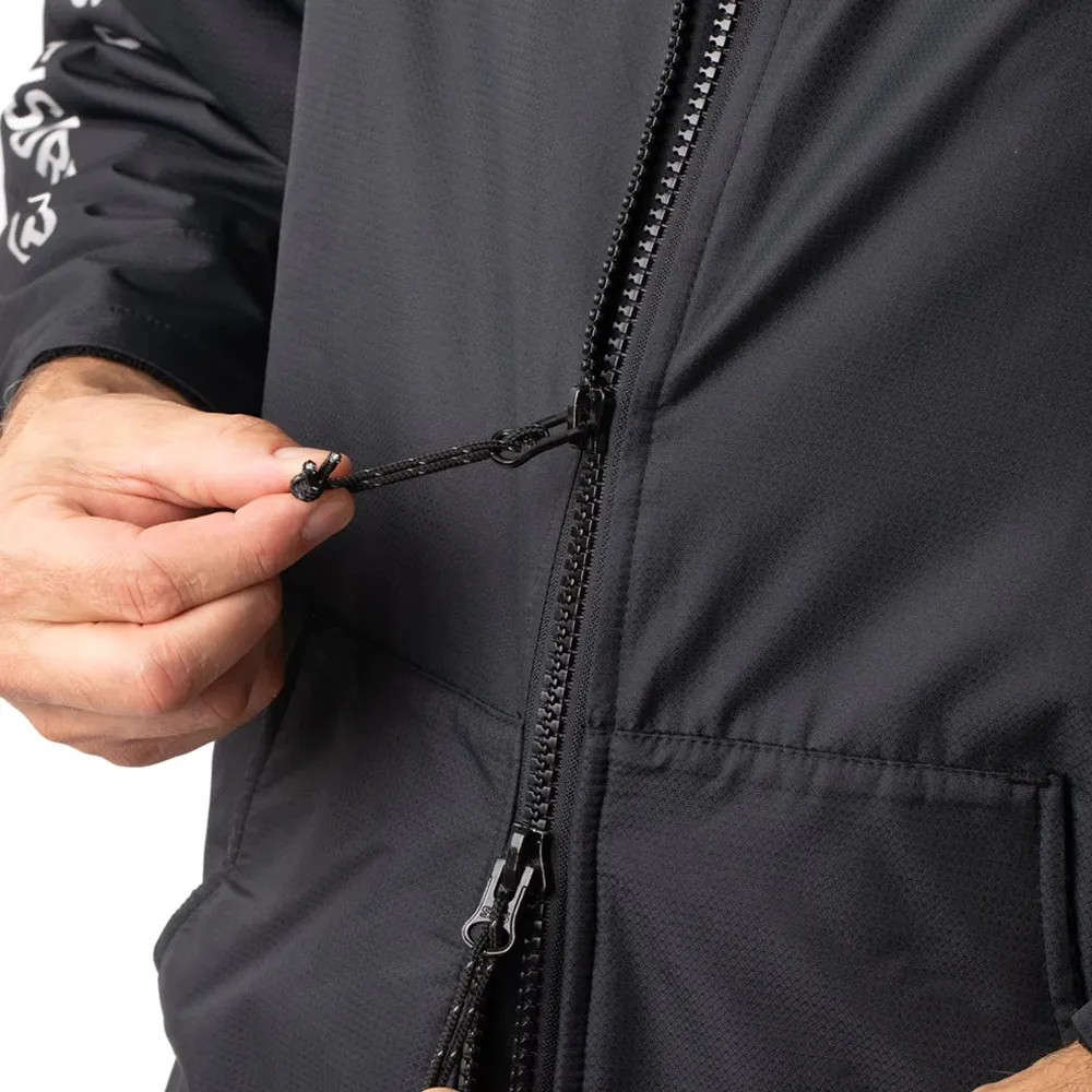 CREATURES WEATHERPROOF PONCHO CHANGE TOWEL