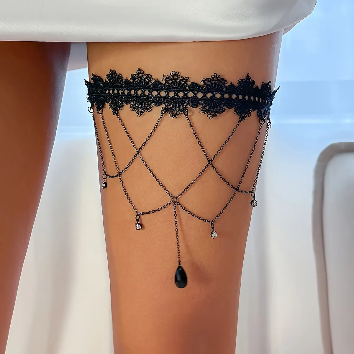 Elegant Black Lace Thigh Chain with Gothic Multi-Layer Tassels - Stretchy Band for Women, Ideal for Halloween & Thanksgiving