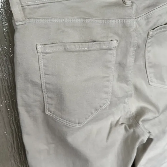 L’AGENCE Margot Jean in color biscuit size 30 NWOT.
