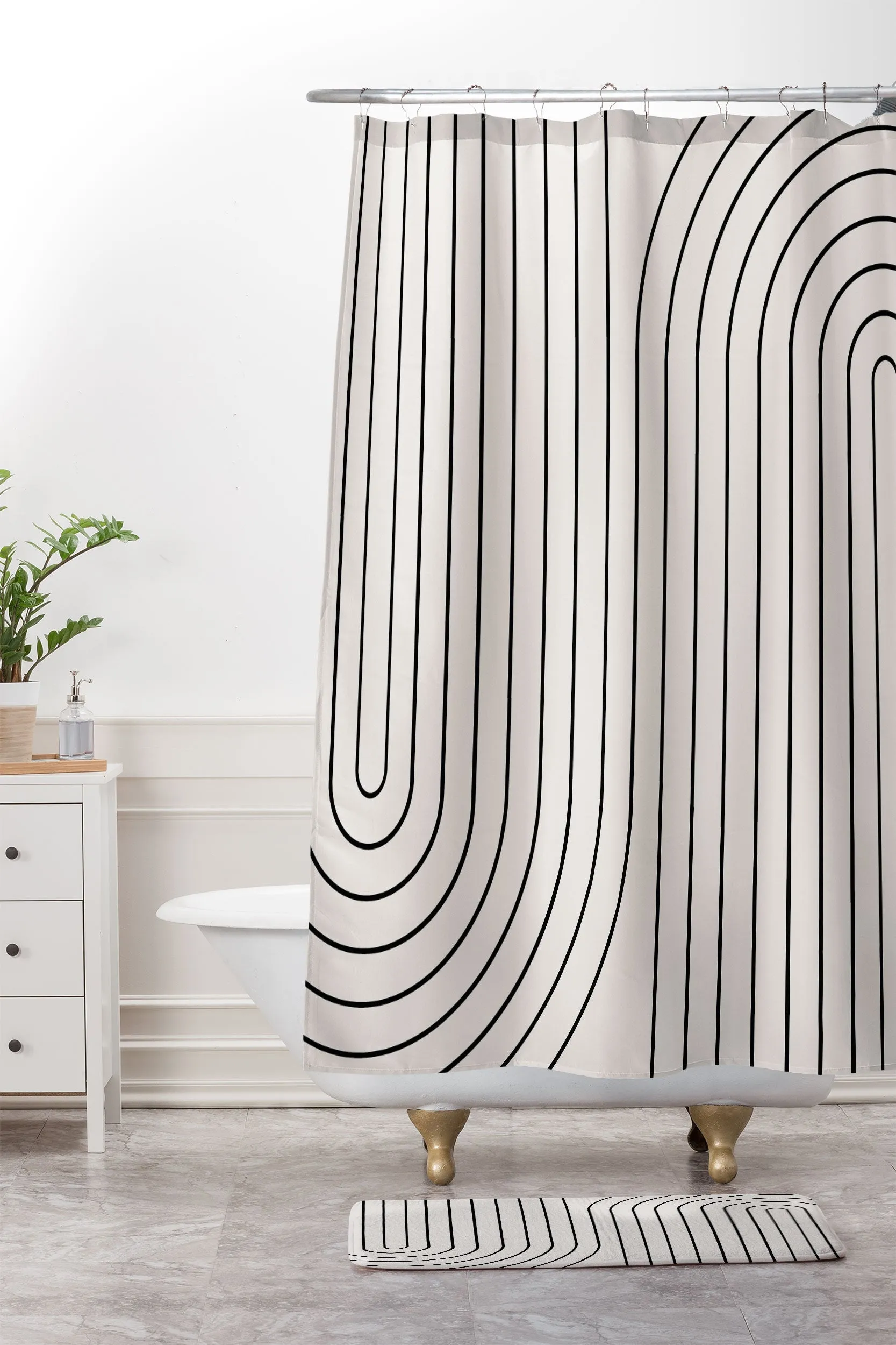 MINIMAL LINE CURVATURE WHITE MEMORY FOAM BATH MAT
