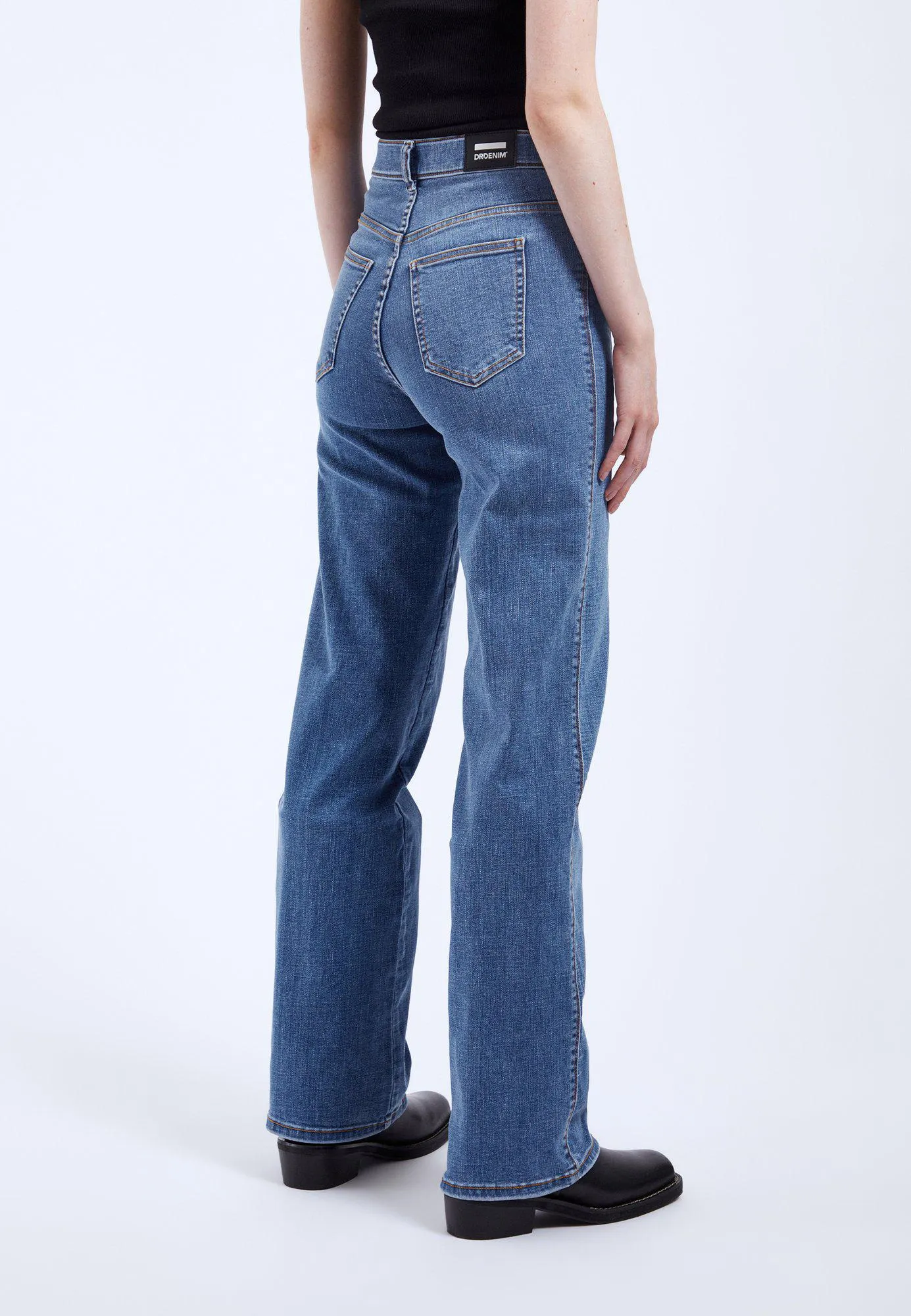 Moxy Straight Curve Cut - Vale Sky Plain