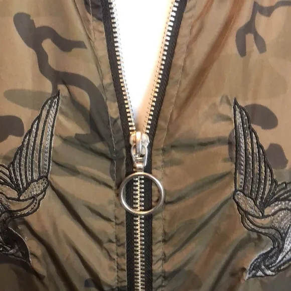 ROCK &amp; REPUBLIC CAMO PATTERN WINDBREAKER/JACKET • BLACK TRIM • sz S