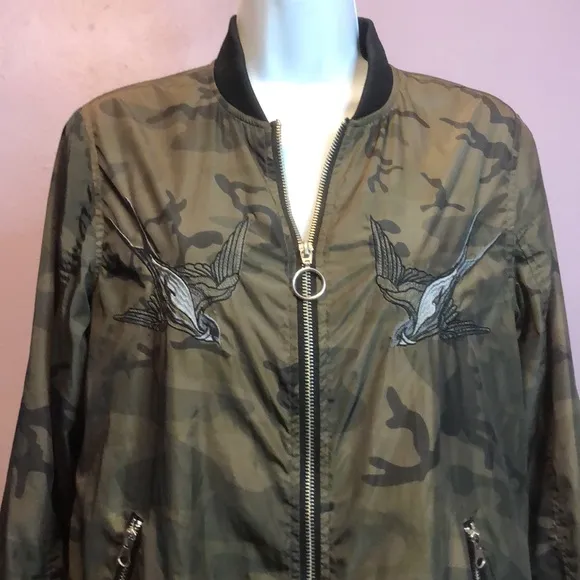 ROCK &amp; REPUBLIC CAMO PATTERN WINDBREAKER/JACKET • BLACK TRIM • sz S