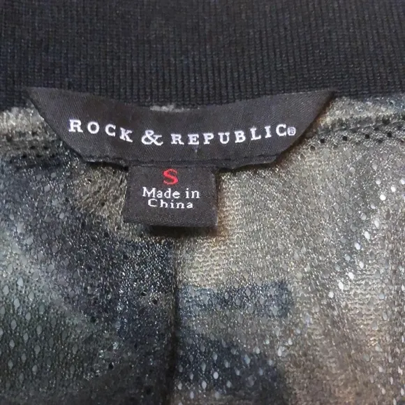 ROCK &amp; REPUBLIC CAMO PATTERN WINDBREAKER/JACKET • BLACK TRIM • sz S