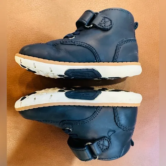 STRIDE RITE SRT Quinn Sneaker (size 4.5 toddler)