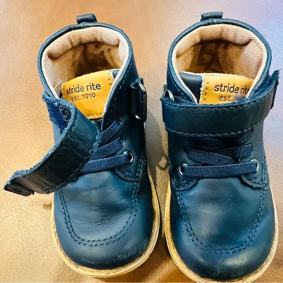 STRIDE RITE SRT Quinn Sneaker (size 4.5 toddler)